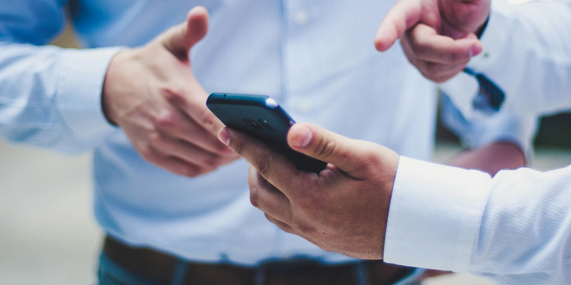 Comment une badgeuse mobile s'adapte-t-elle au télétravail et aux déplacements ?